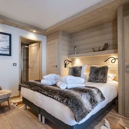Le C By Alpine Apartment